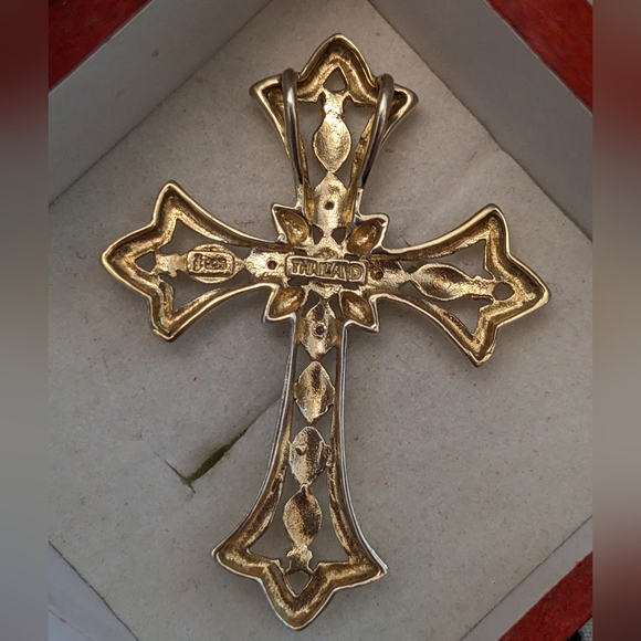 Gold Diamond Cross Pendant - Picture 9 of 9